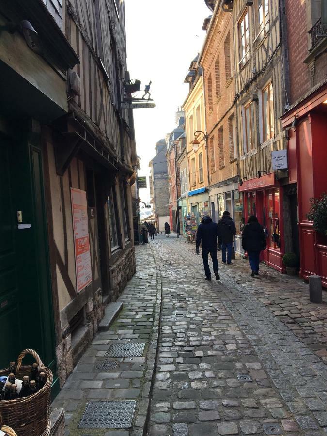 Sous Les Toits D'Honfleur Apartment ภายนอก รูปภาพ